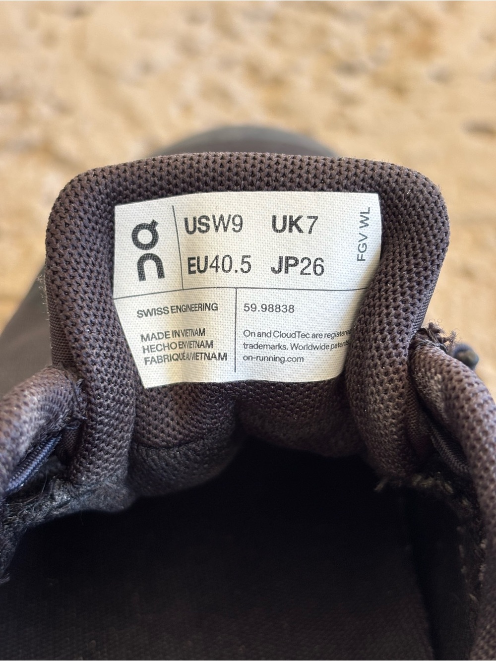 On Running Cloud 5 Waterproof Men’s Sneakers 59.98838 Size W9 - Picture 8 of 8